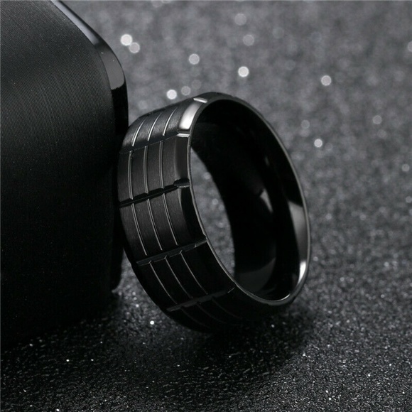 Men&Women Black Stainless Steel Titanium Band Ring - Picture 4 of 5